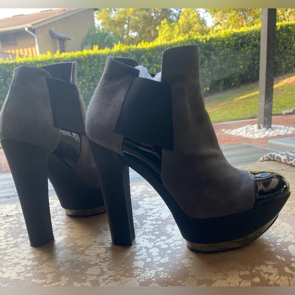 CASADEI FABULOUS grey suede platform boots. Size 8 1/2 - Picture 5 of 16